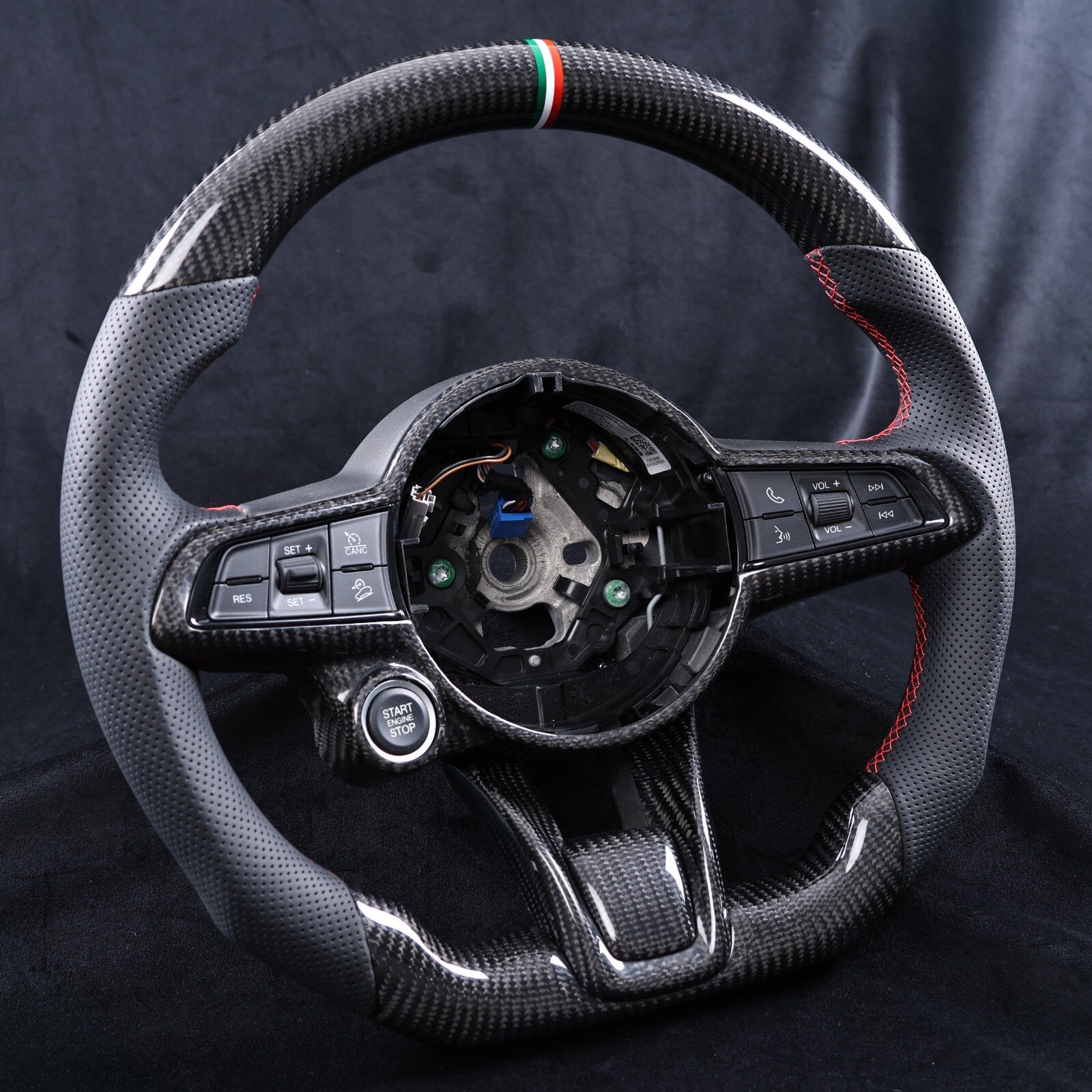 2023+ Style Full Carbon Fiber Steering Wheel for Alfa Romeo Giulia