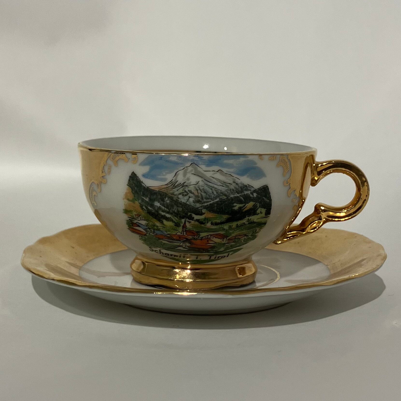 Antique porclain cups - 3 viarants