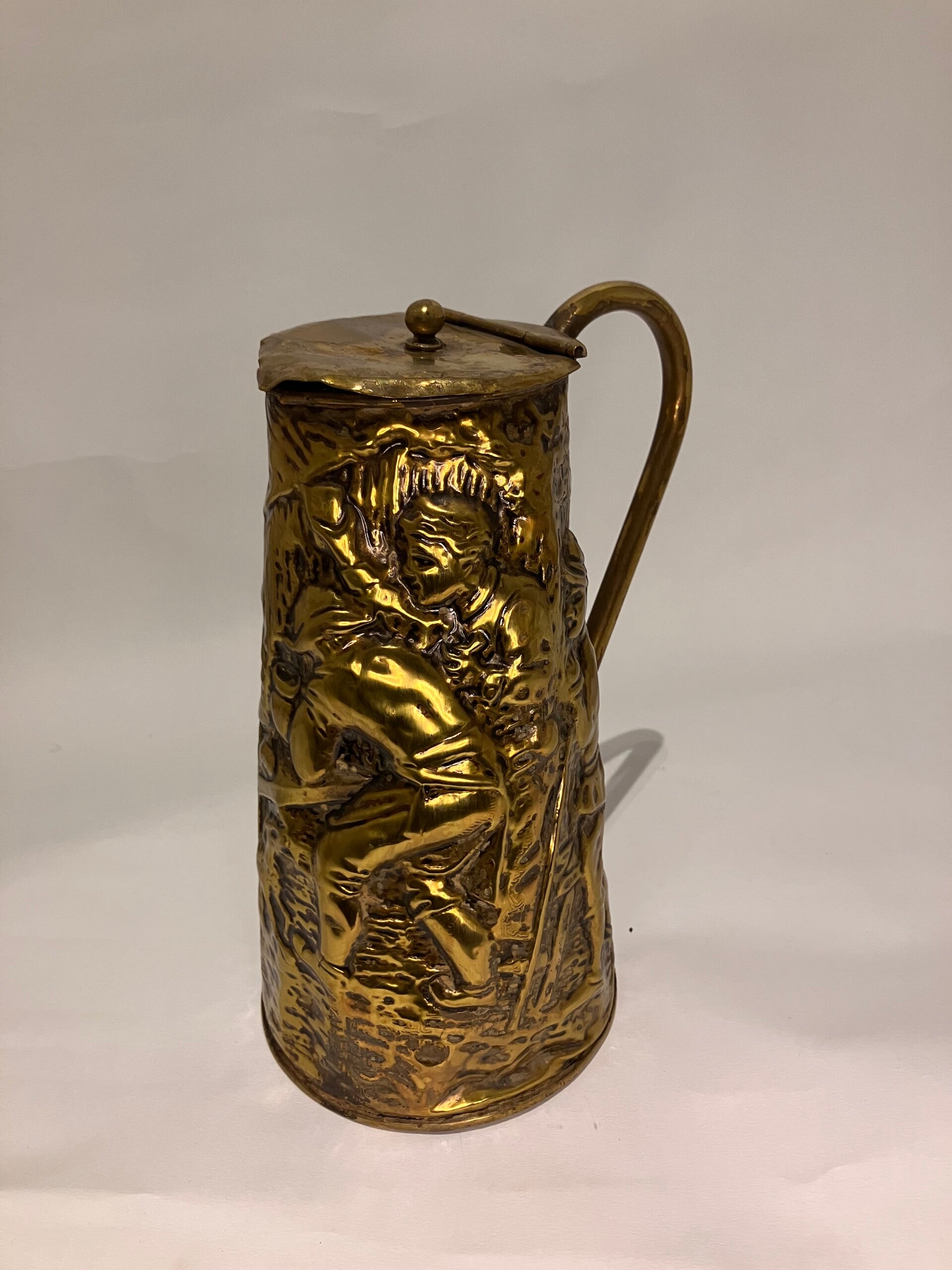 Handmade bronse antique water can