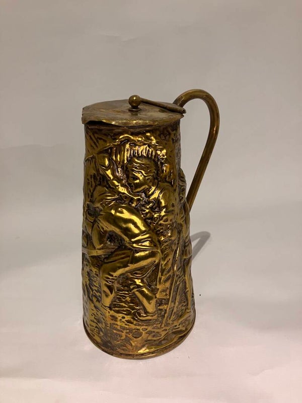 Handmade bronse antique water can