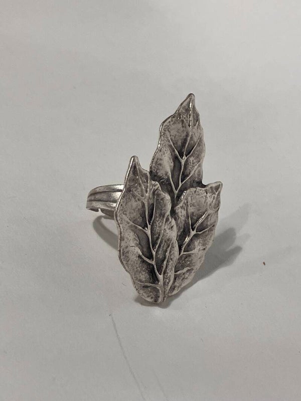 Silver leaf ring