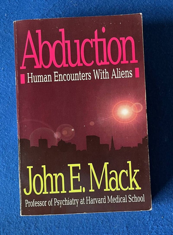 Abduction - Human Encounters With Aliens - John E Mack