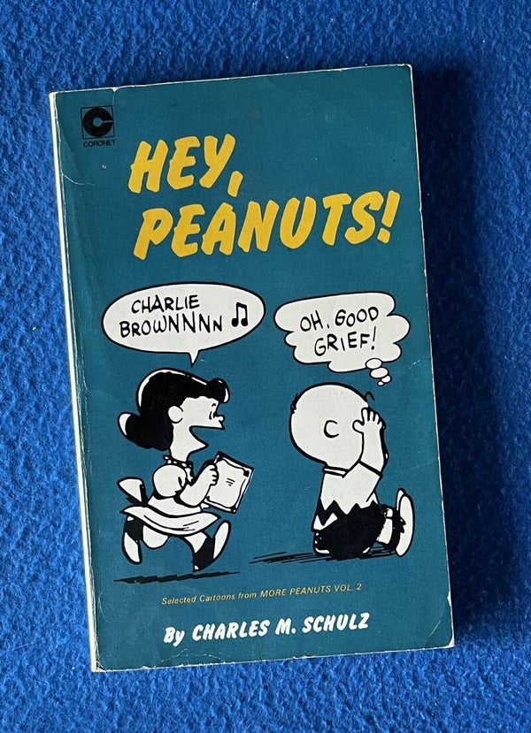 Hey , Peanuts ! - Charles M Schulz