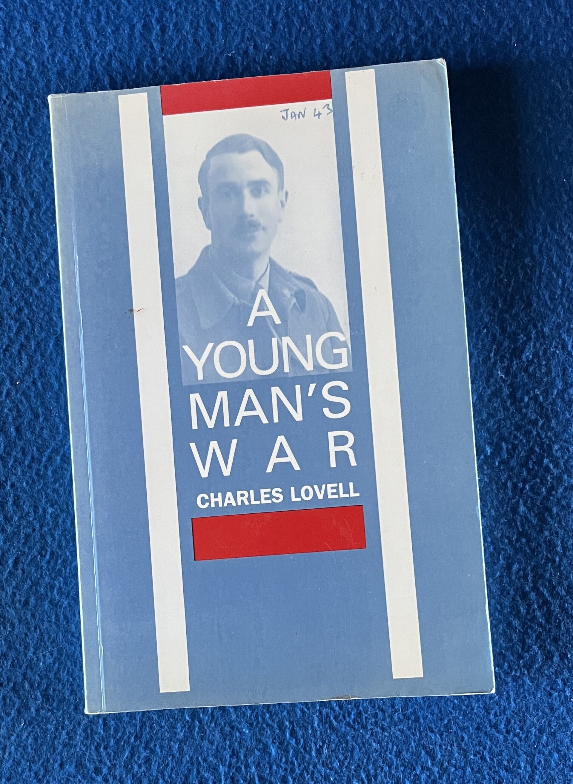 A Young Man's War - Charles Lovell