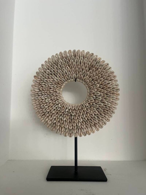 Shell ornament op voet
