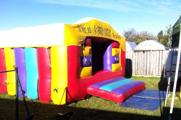 Adult castle 5×5m × 6×7m  Suits 12 children or 8 adults  $500 (8 hours)  $550 ( over night