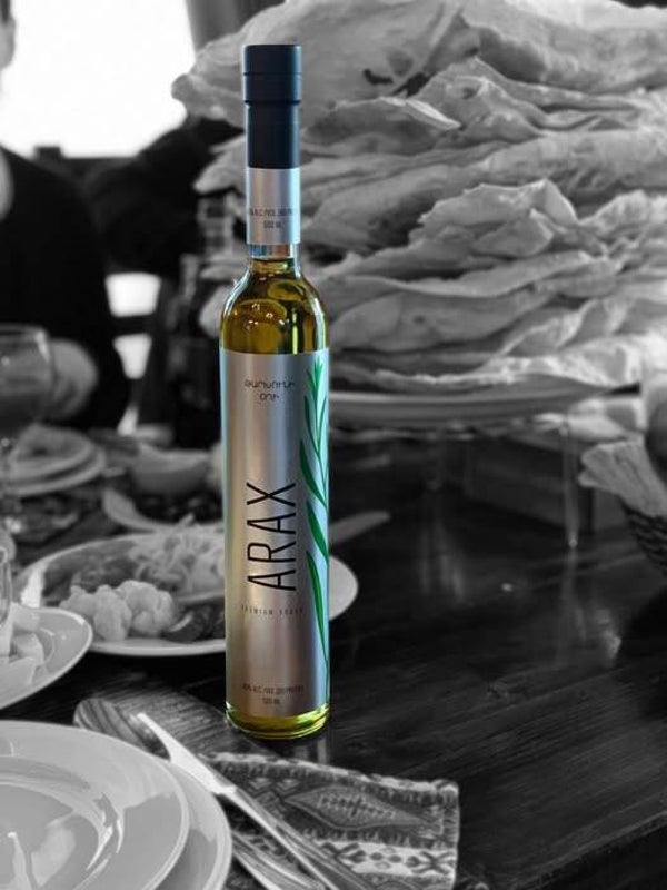 Vodka Arax  met estragon 40% Օղի Արաքս Թարխուն 40% Водка Arax с эстрагоном 40% 0,5cl