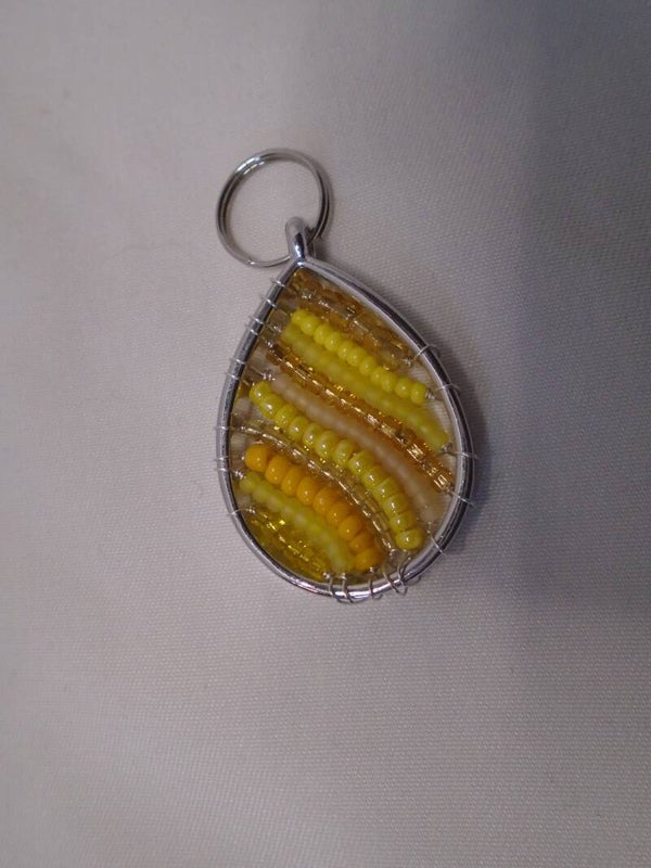 Beaded keychain - yellow teardrop
