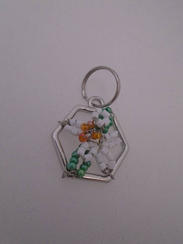 Beaded keychain - flower hexagon