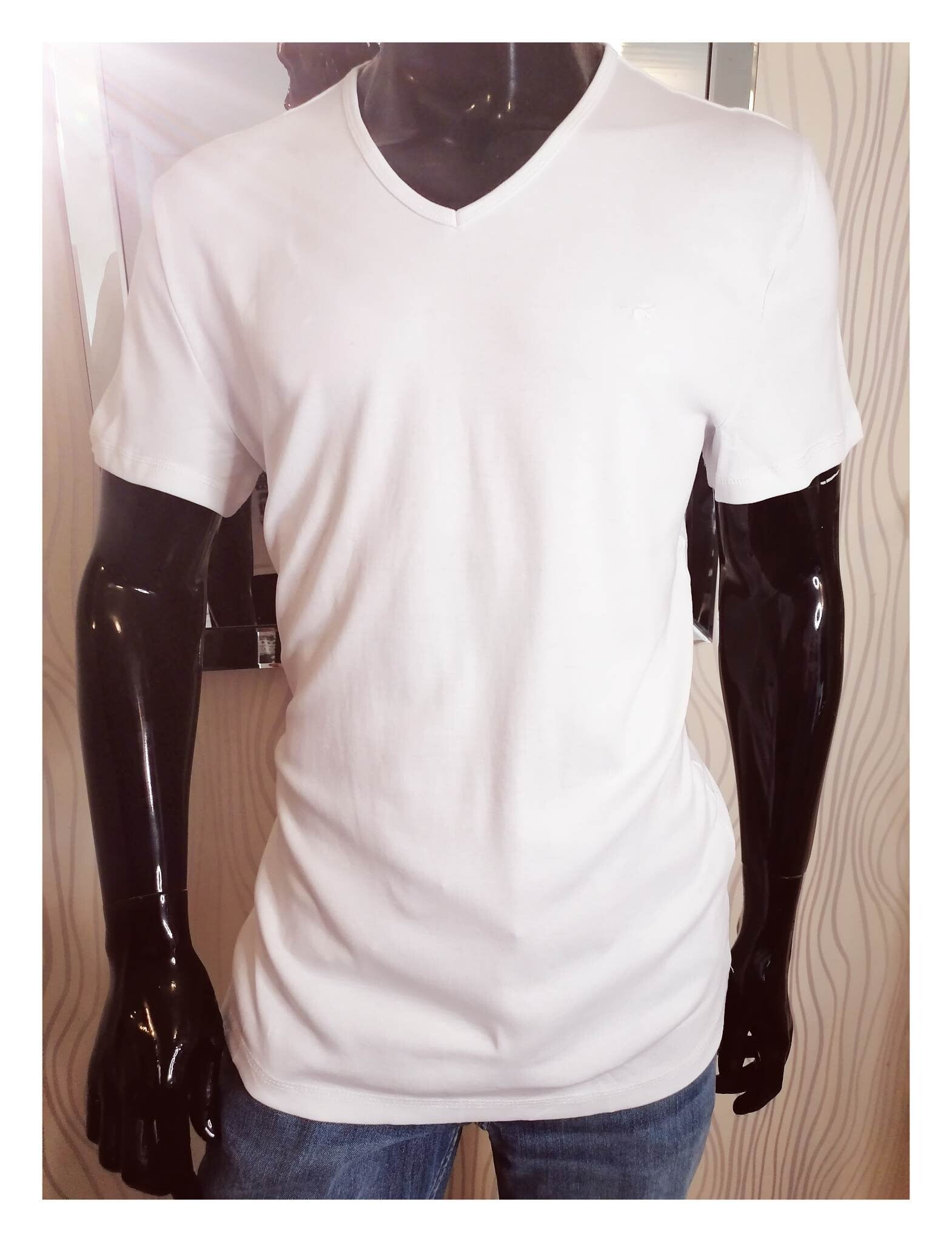 T-shirt Col V de chez MUSTANG