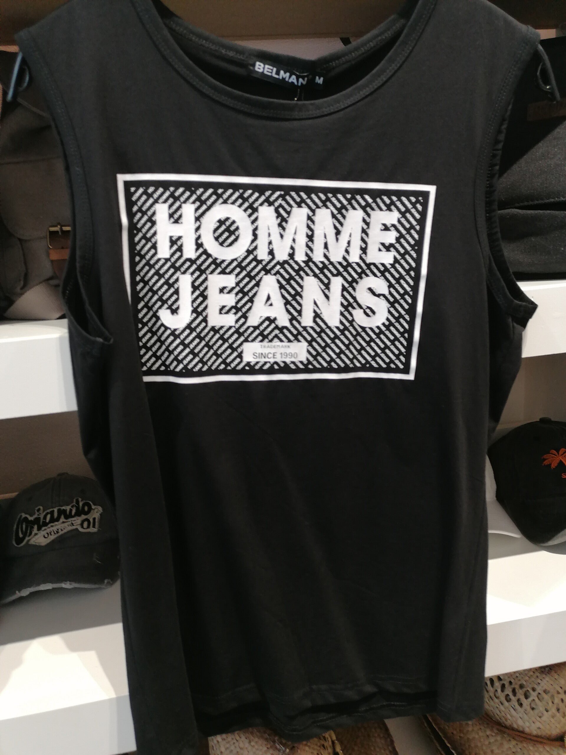 T-shirt sas manche