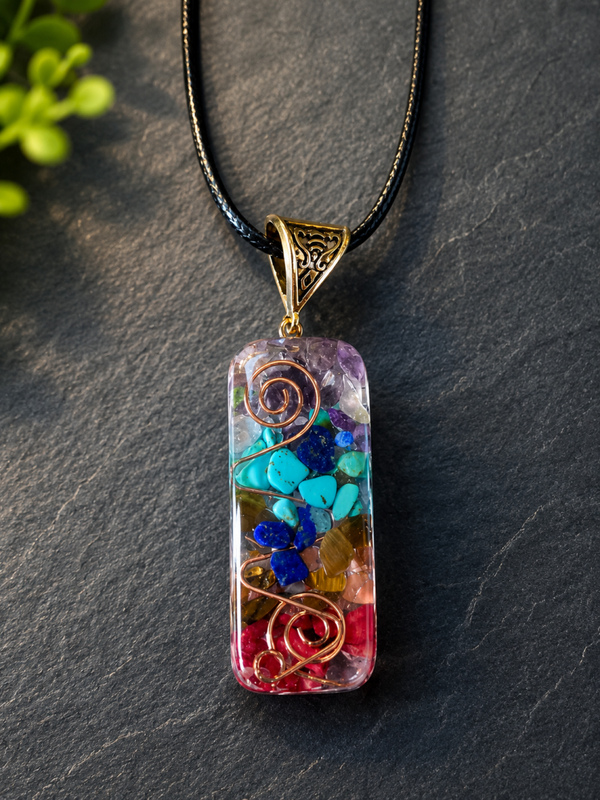 Orgonit Chakra-Anhänger „Regenbogen-Energie“ – Handgefertigter Edelstein-Anhänger mit Kupferspirale | ca. 6 cm