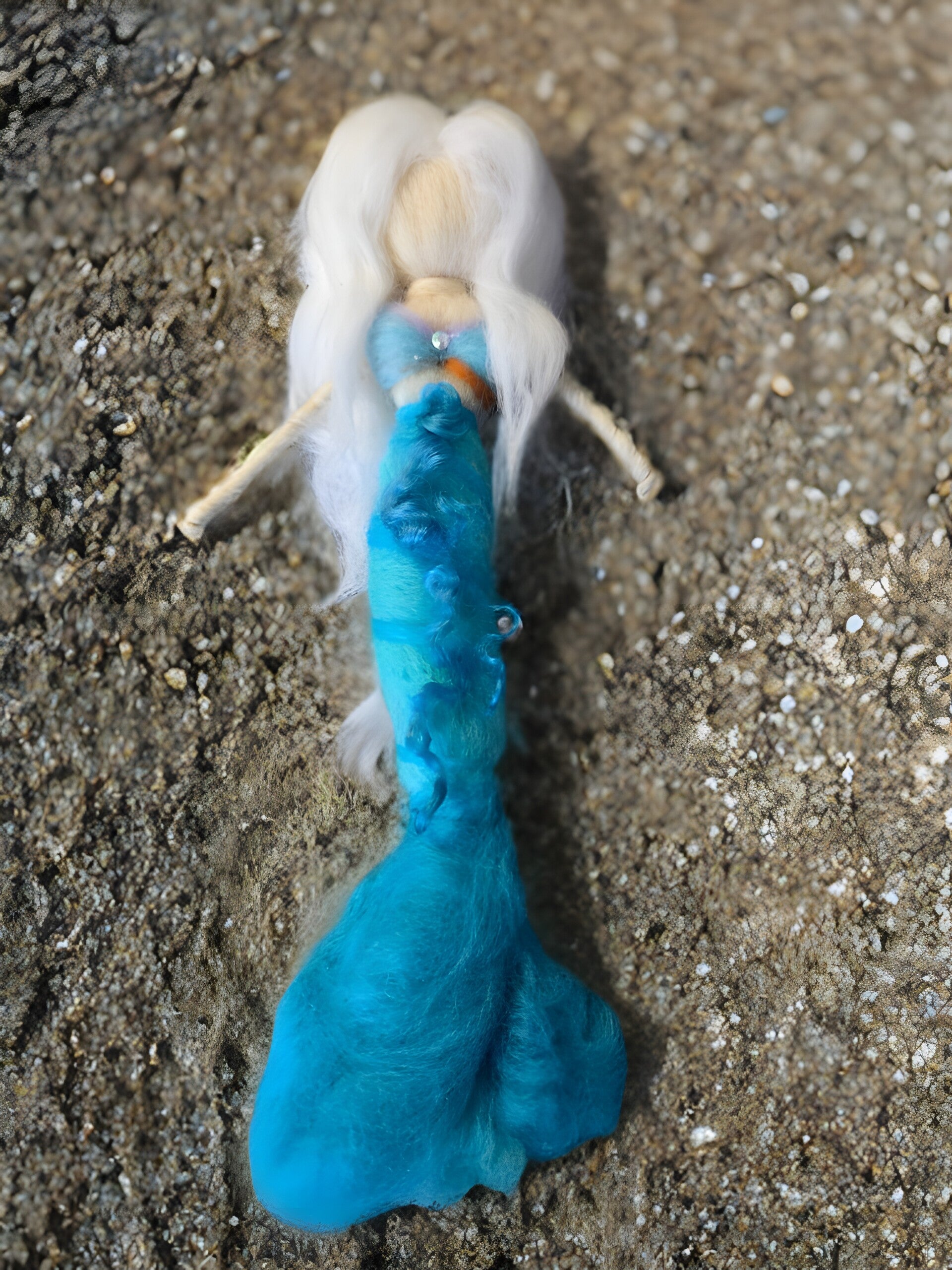 Handgefilzte Meerjungfrau „Ozeanlicht“ – Unikat aus Wolle | ca. 30 cm