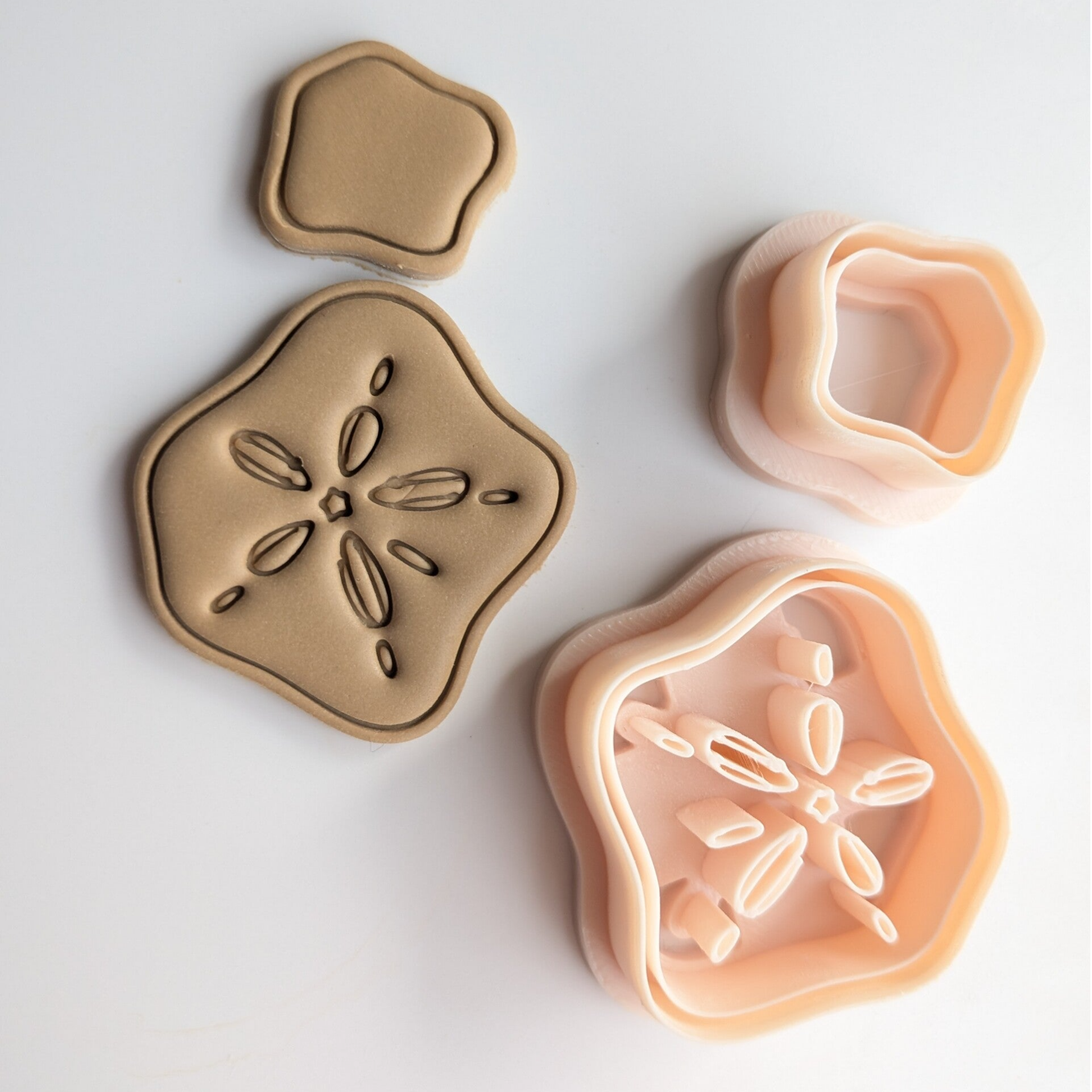 Polymer clay cutter - Sand Dollar