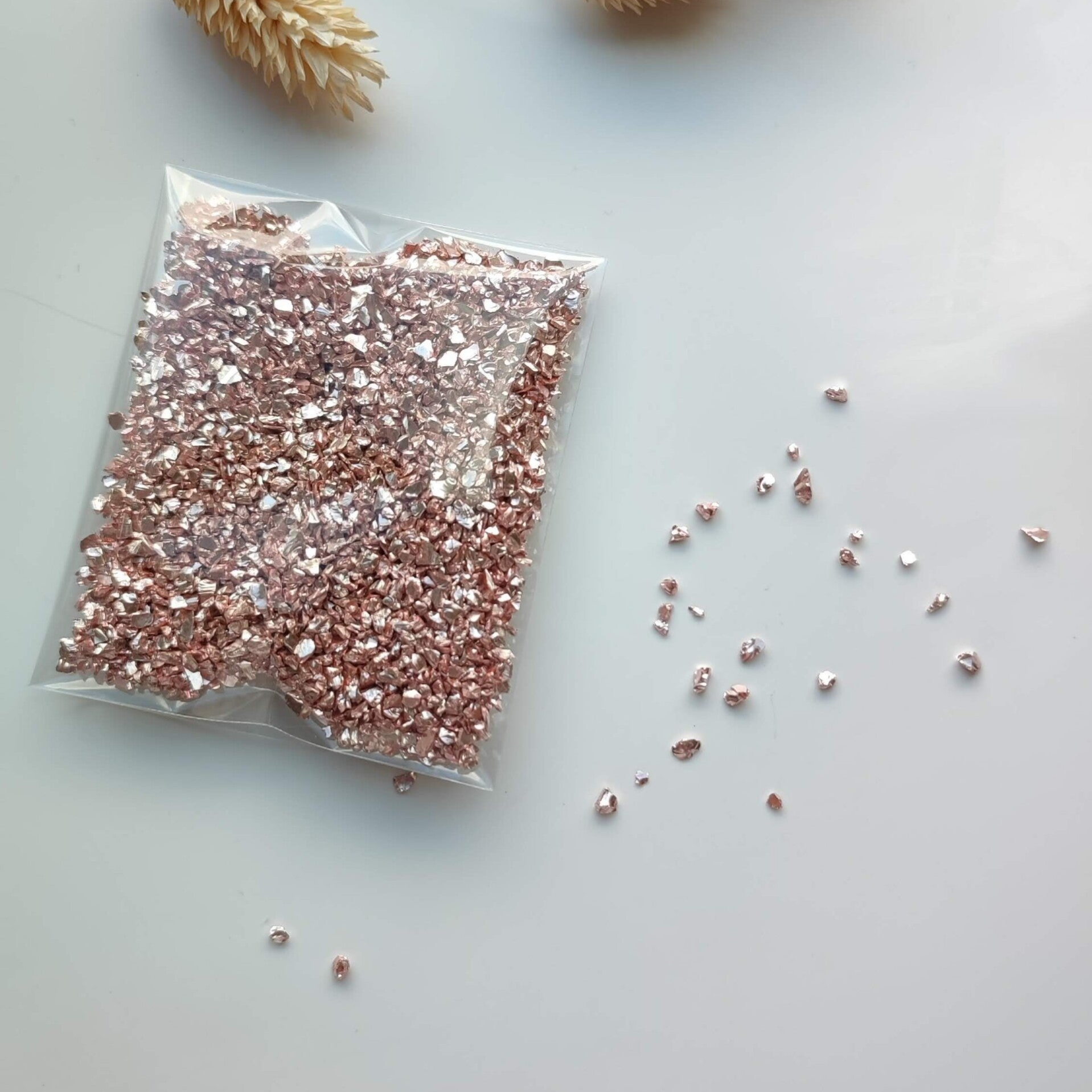 Zakjes met decoratiesteentjes (chrushed glass) Roze