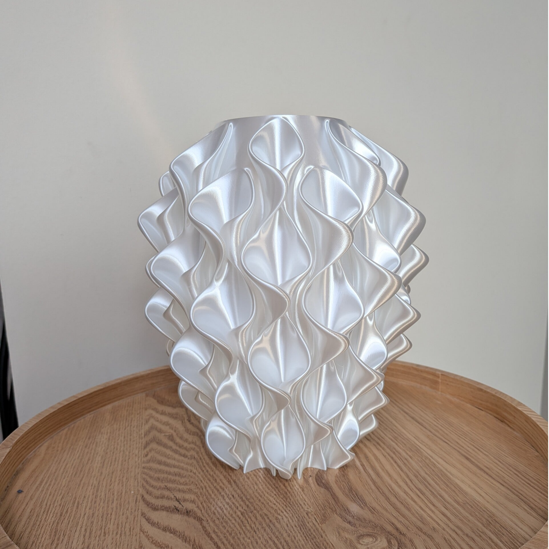 Ruffle Vaas - Parelmoer white (3D printed)