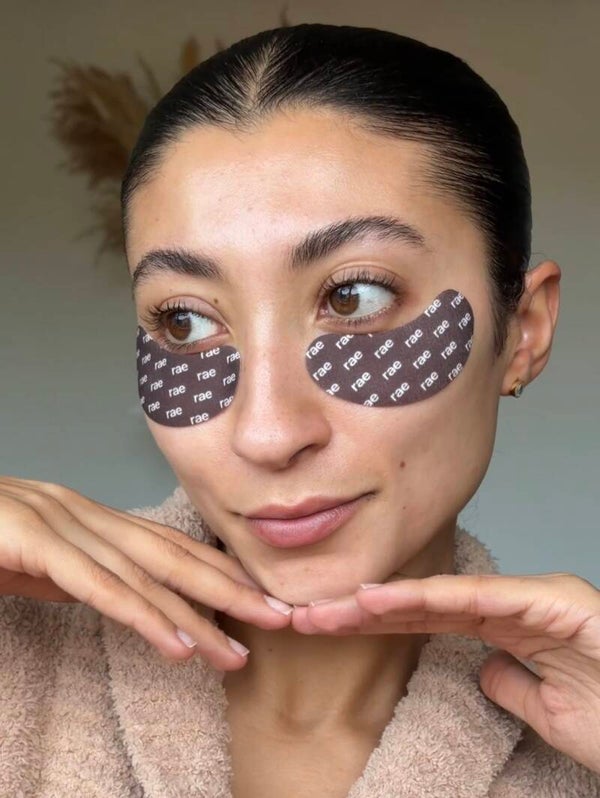 Dewy eye patches