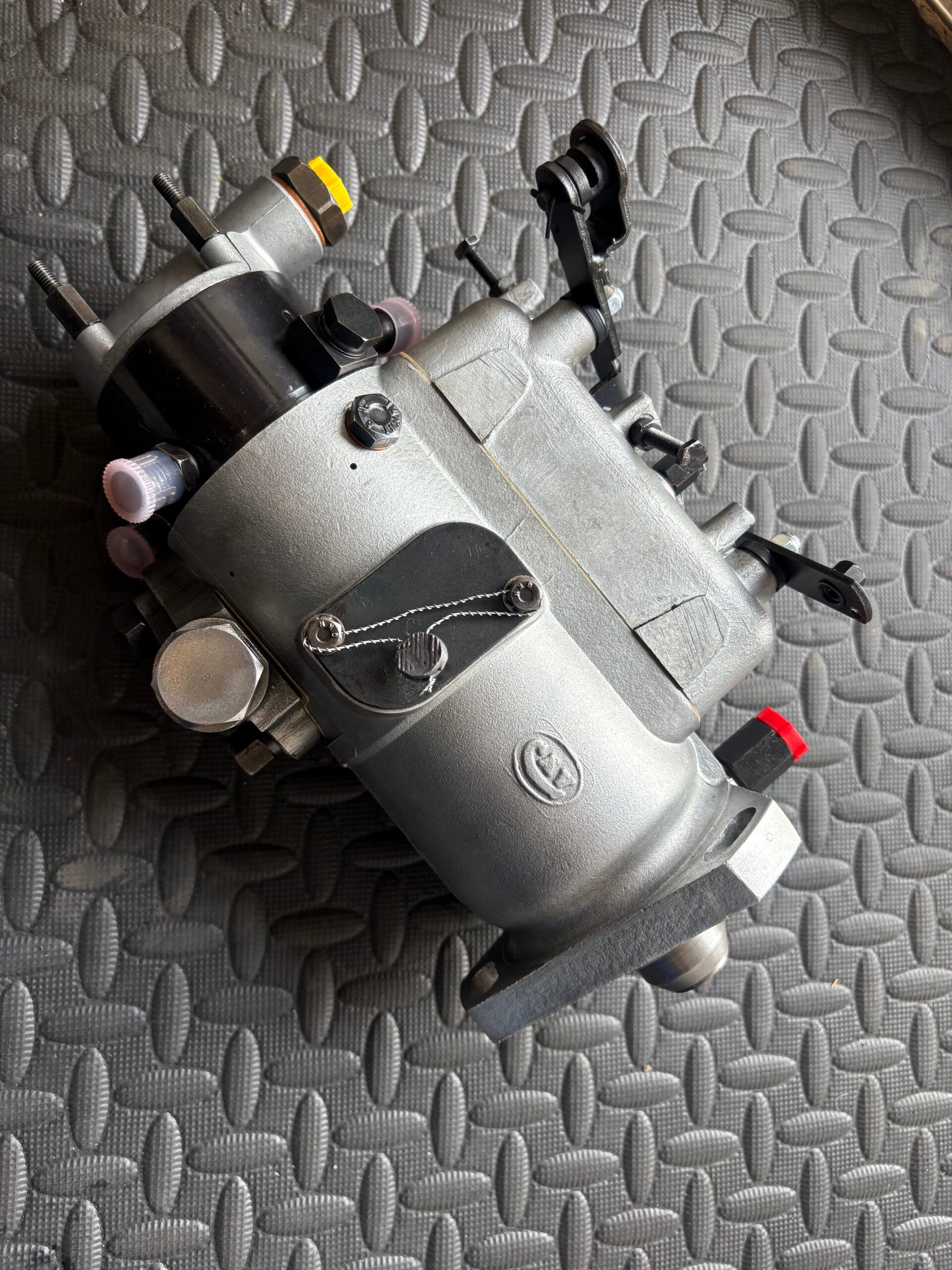 3249F750 Land Rover Series 2.25/2/2A/3 CAV DIESEL INJECTOR PUMP (REMANUFACTURED)