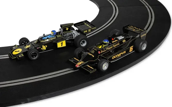 C4684A Ronnie Peterson Lotus - Twin Car Set