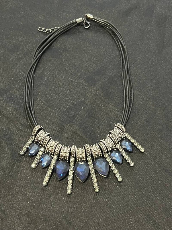 Ladies beautiful blue stone with silver beads