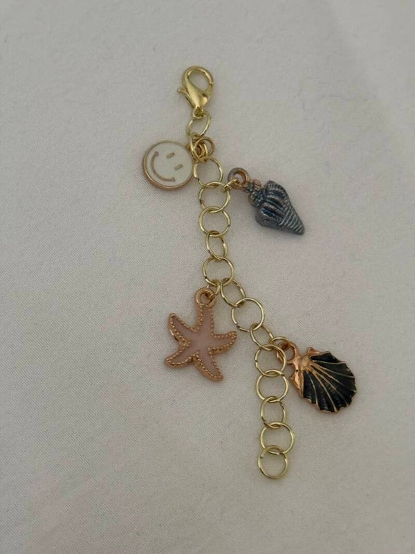 Summer smiley keychain