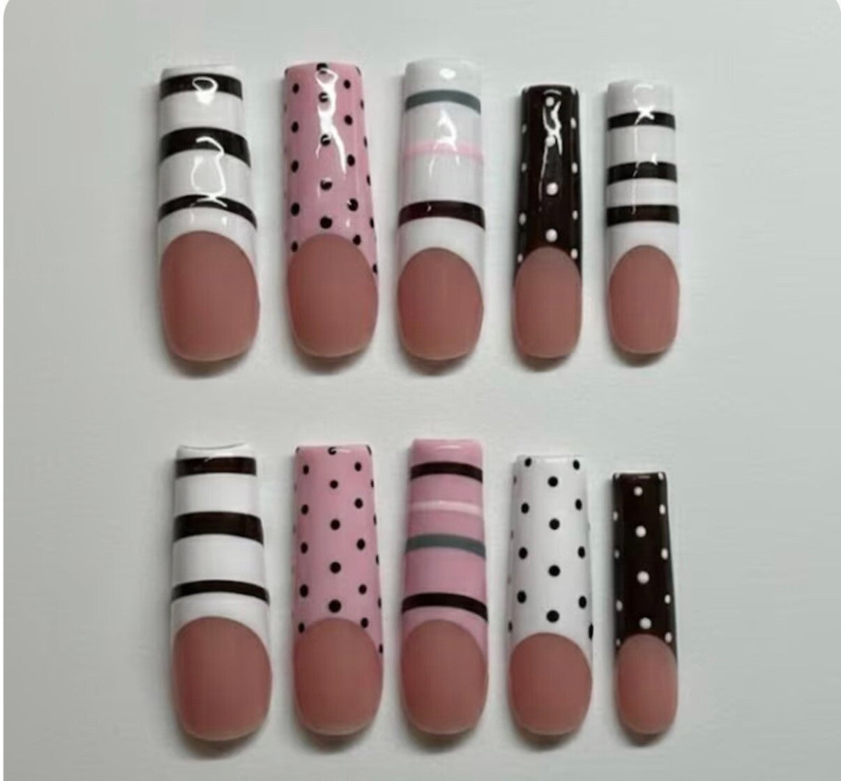 Y2K 2000’s inspired nails