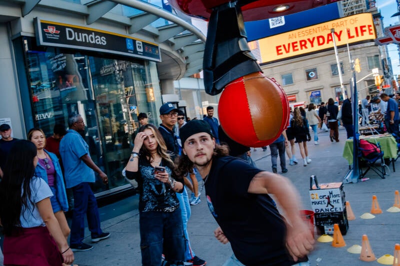 everyday life street photo in Toronto