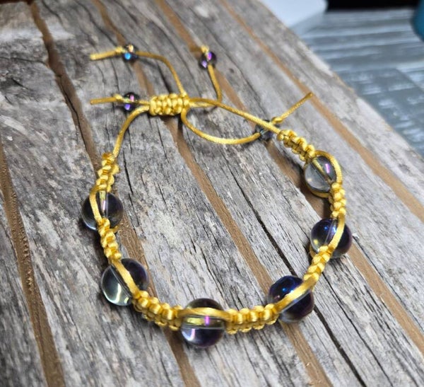 Adjustable glass bead bracelet satin string
