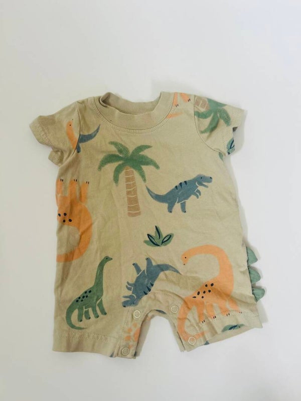Une pièce Carters newborn