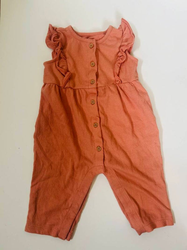 Une pièce Carters 6 mois