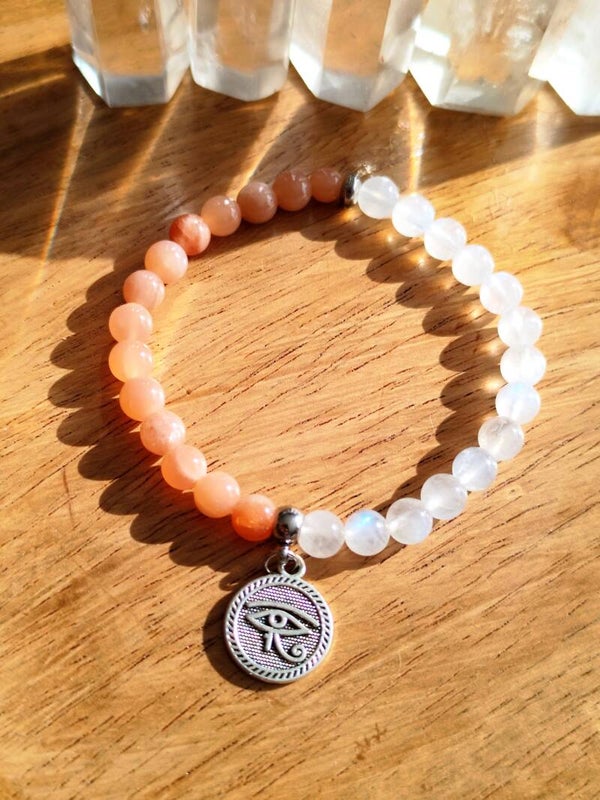 Bracelet œil d'Horus — pierre de soleil et pierre de lune
