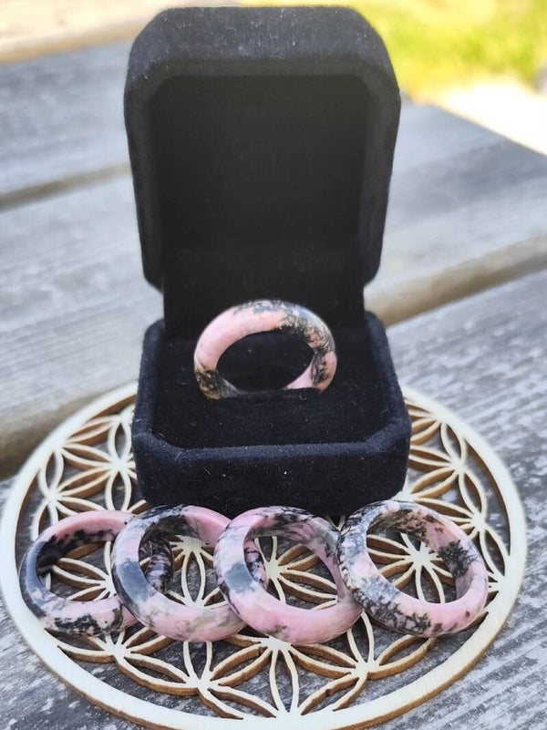 Bague en rhodonite naturelle – Taille 60