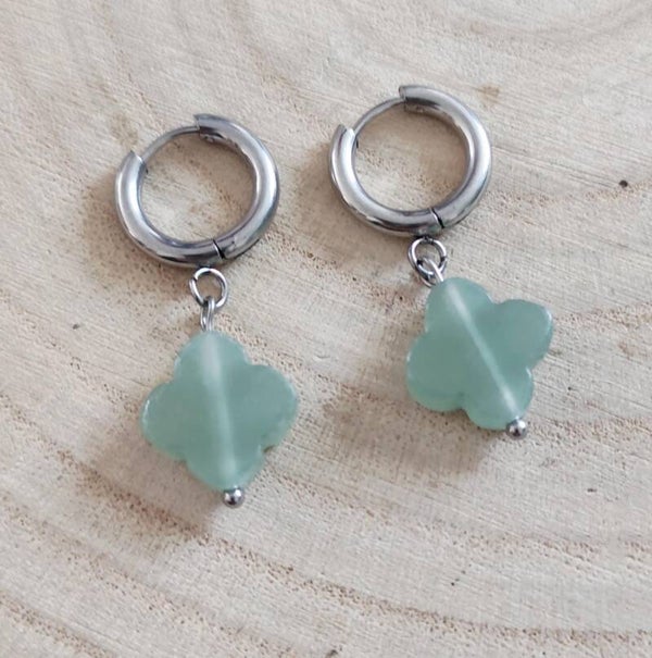 Boucles d'oreilles forme fleur aventurine verte
