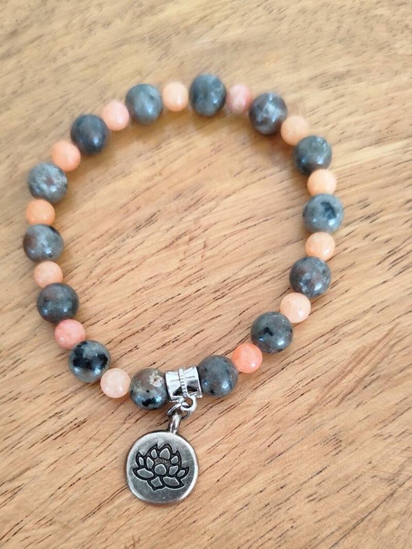 Bracelet en yooperlite et calcédoine orange