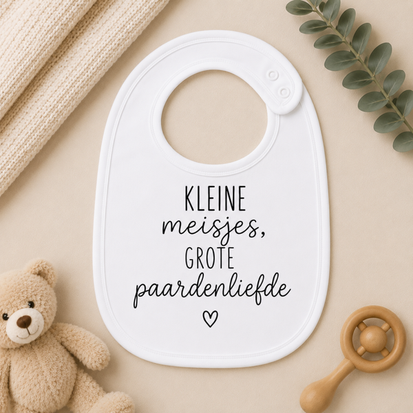 Slabbetje  kleine meisjes grote paardenliefde