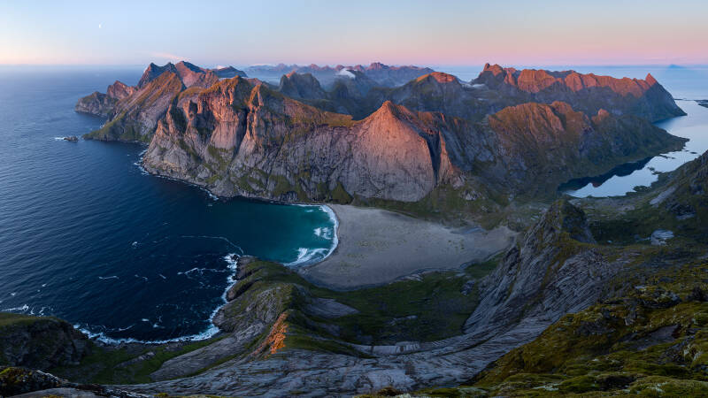panorama-fra-storskiva-mot-bunes-siste-lys-uncropped-and-correct-dist-standard.jpg