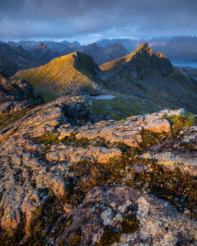 utsikten-fra-bl-tinden-i-svolv-r-re-edit-standard.jpg