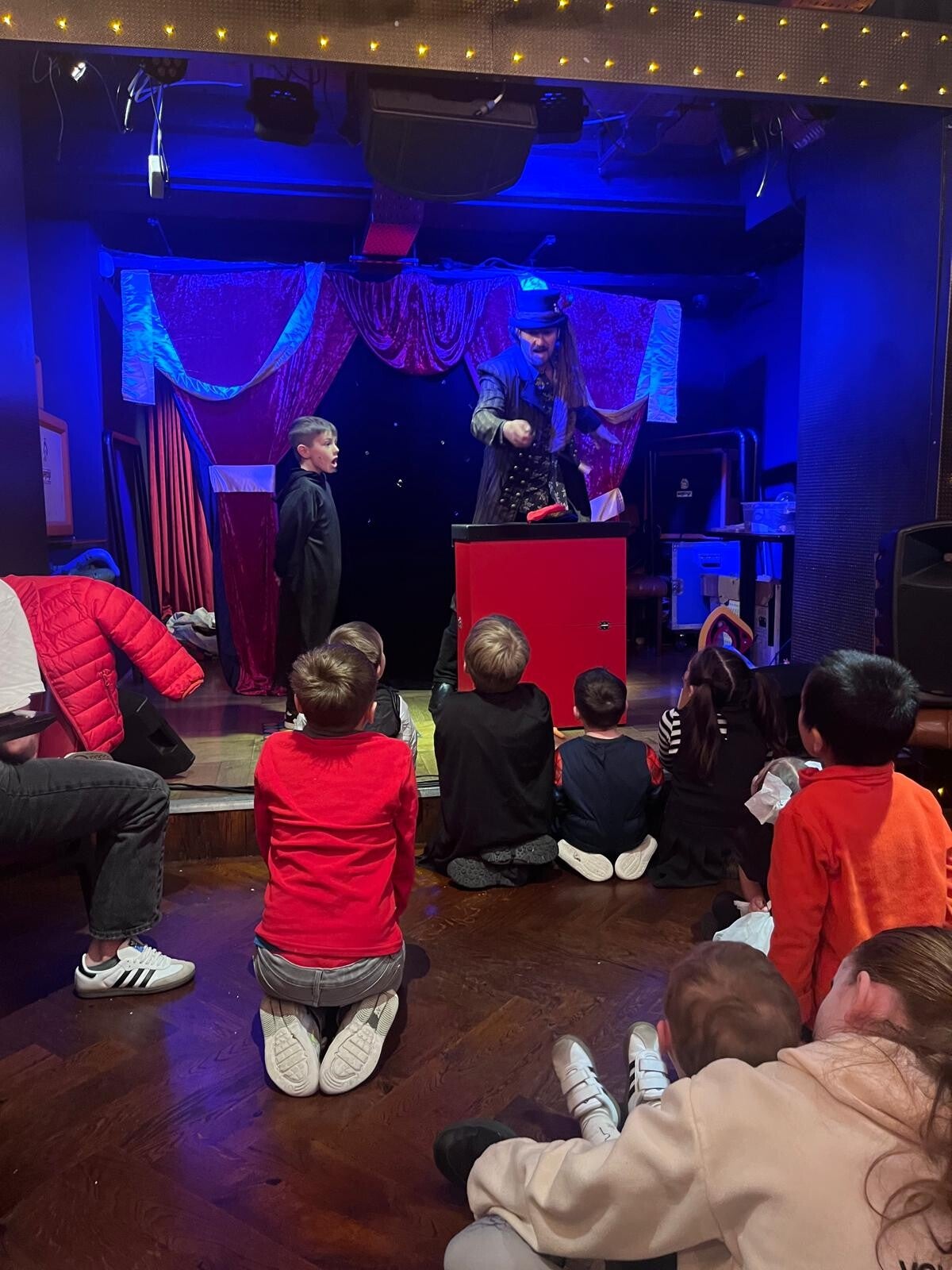 Magician for kids party Ireland 