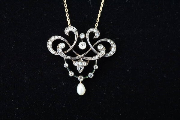 Art Deco halsketting met vastgehechte hanger in 18 karaat geel goud