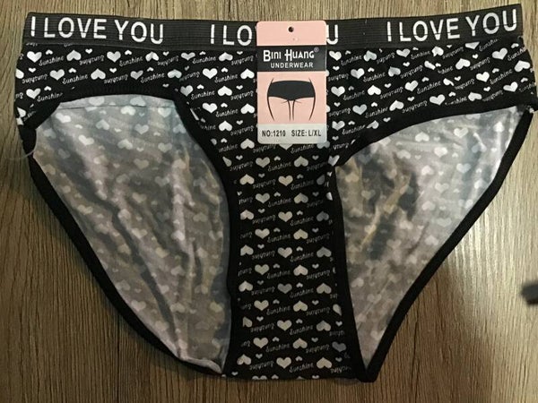 Slips femme,motif cœur sur l’ensemble plusieurs coloris et tailles disponibles