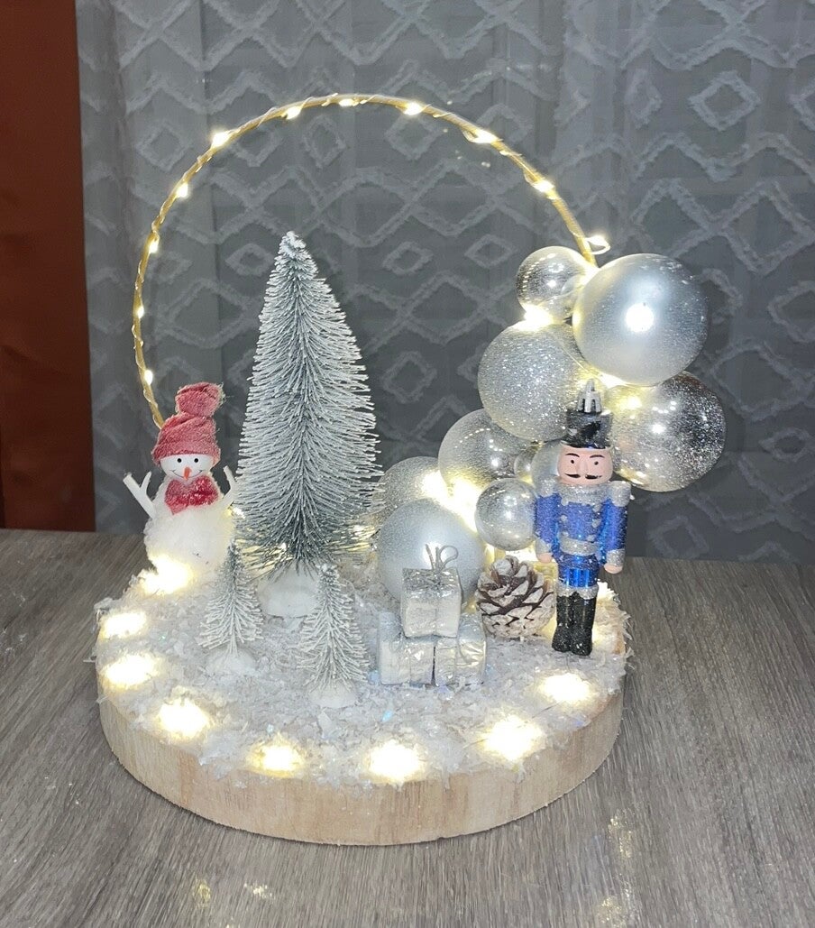 Composition de Noël argentée