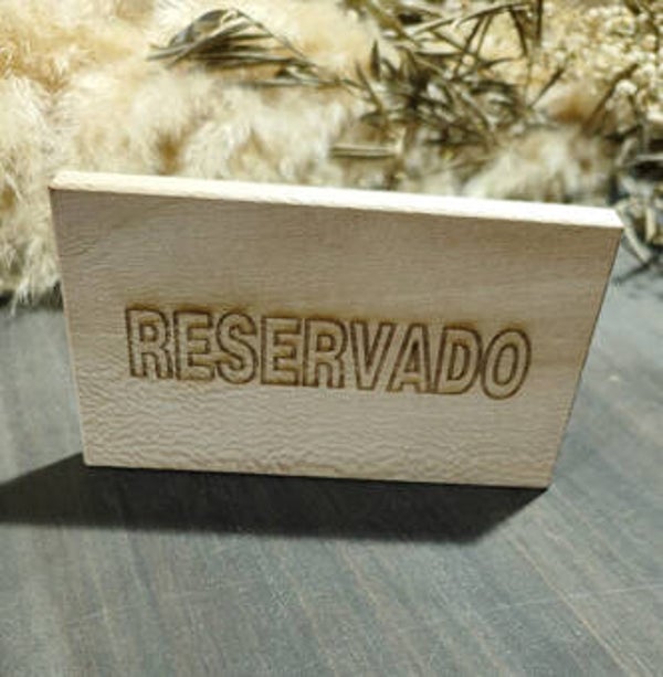 Cartel Reservado simple