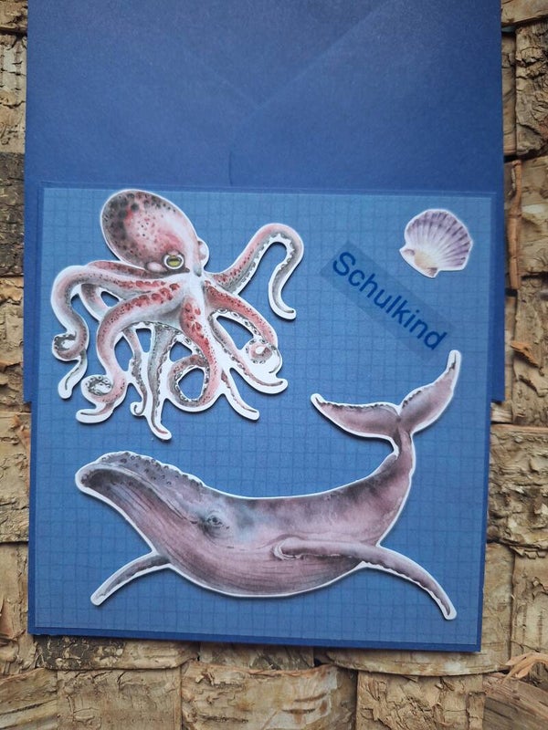 Einschulungskarte, Grußkarte zur Einschulung, Karte mit einem Wal und einer Krake, Maritime Einschulungskarte. blau