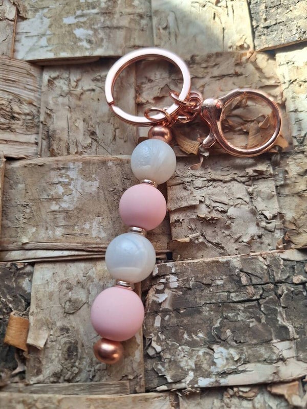 Edler Schlüsselanhänger, Taschenanhänger mit Silikonperlen, Rose, Rosa und Weiße Perlen