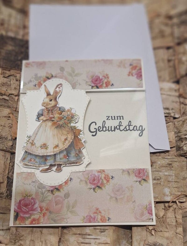 Besondere Vintage Karte zum Geburtstag, Geburtstagskarte, Grußkarte floral und mit Hasenmotiv, Karte