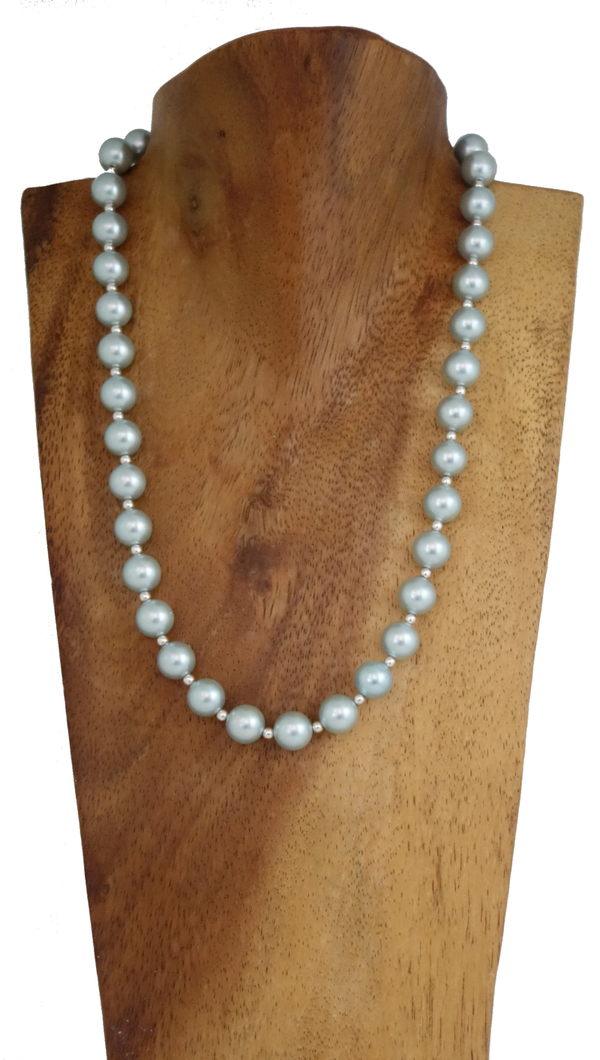 Muschelkernperlen blassgrün & Silber Perlen 925er Halskette