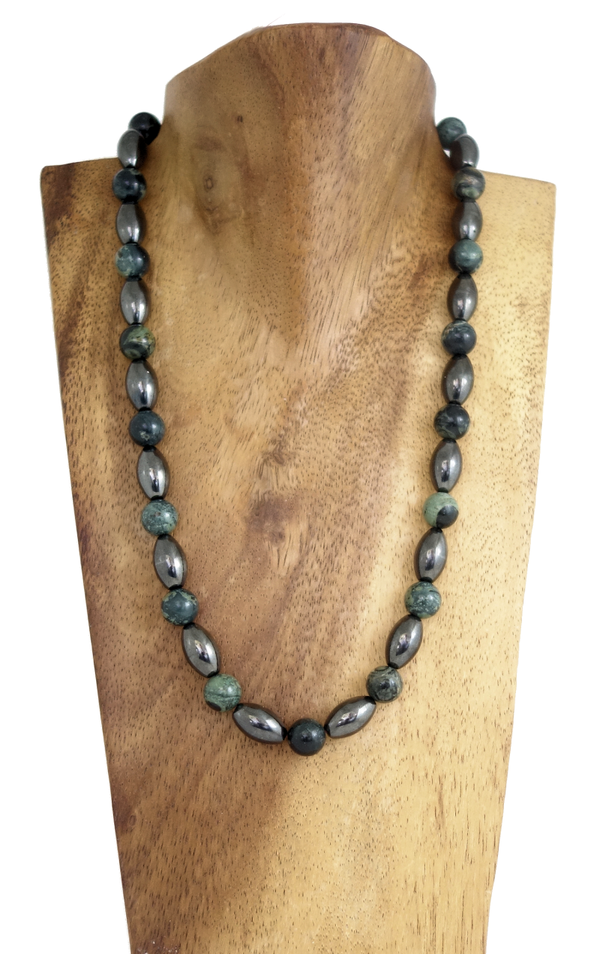 Eldarit & Hämatit Halskette
