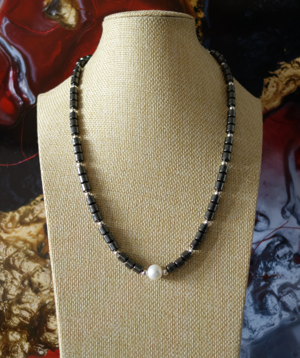 Halskette aus Hämatit, Muschelkernperle & Silber