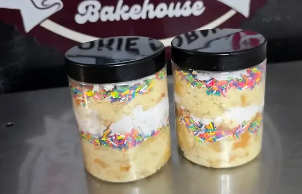 Cake jars