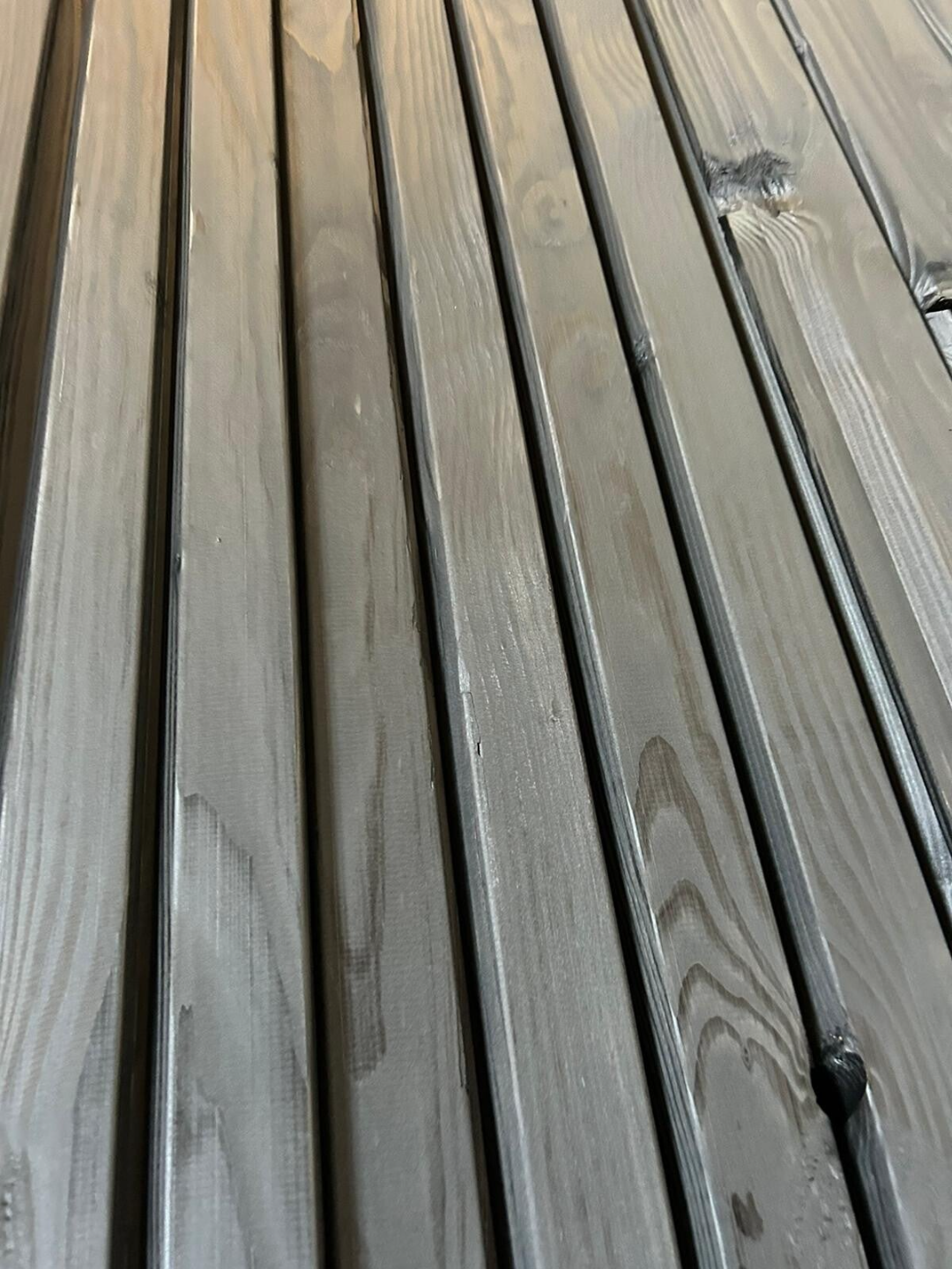 Dubbele rhombus zwart gespoten houthandel hout op maat